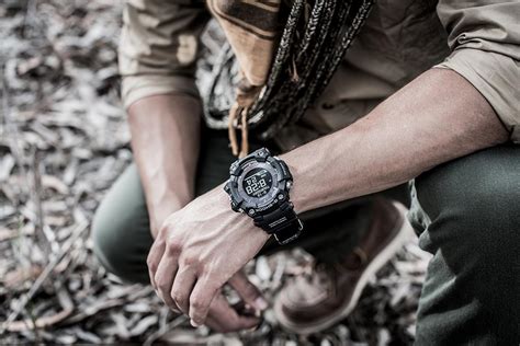 Tactical Watches for Military & Outdoor Enthusiasts 